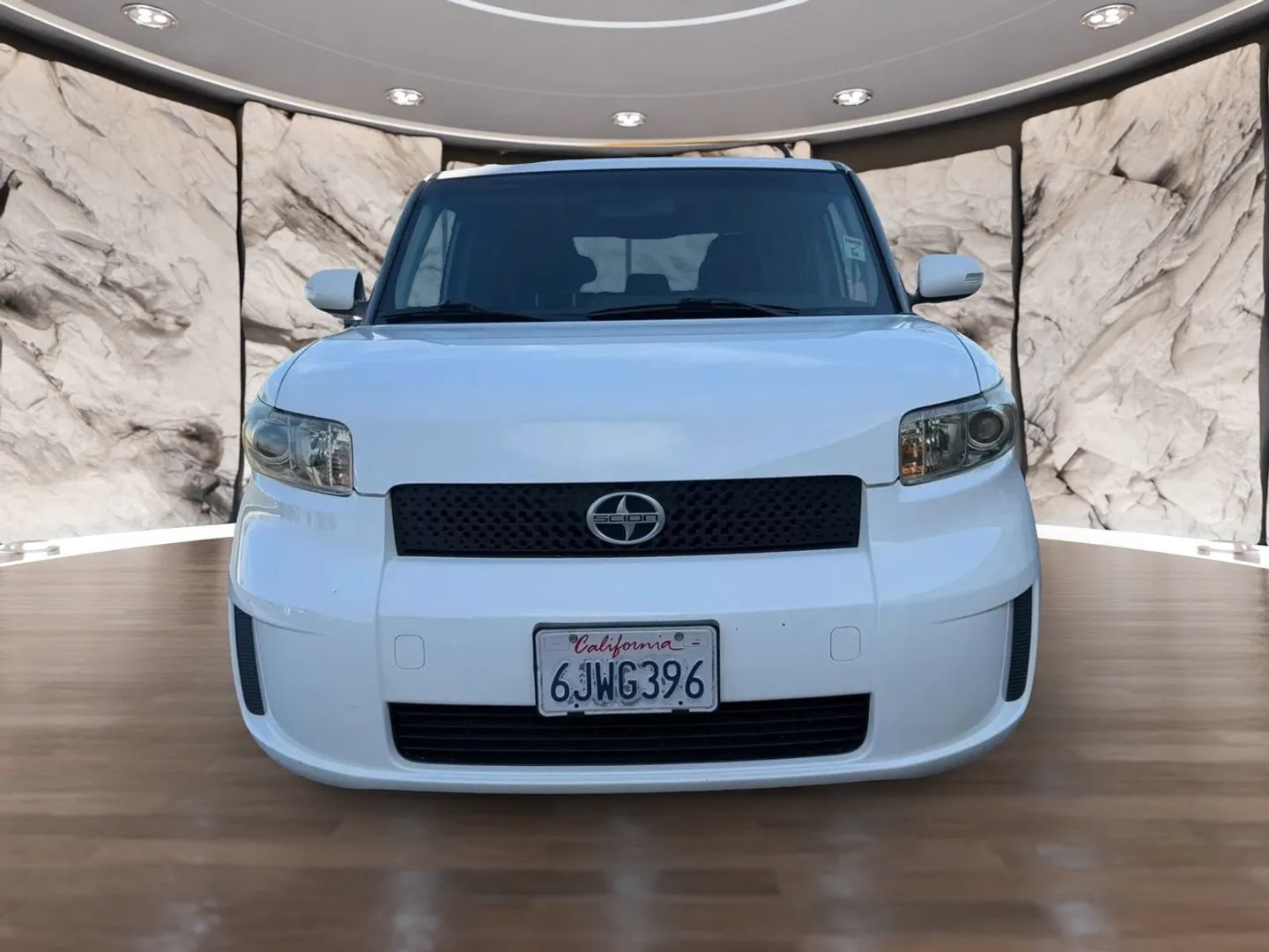 Used 2010 Scion xB FWD image 2
