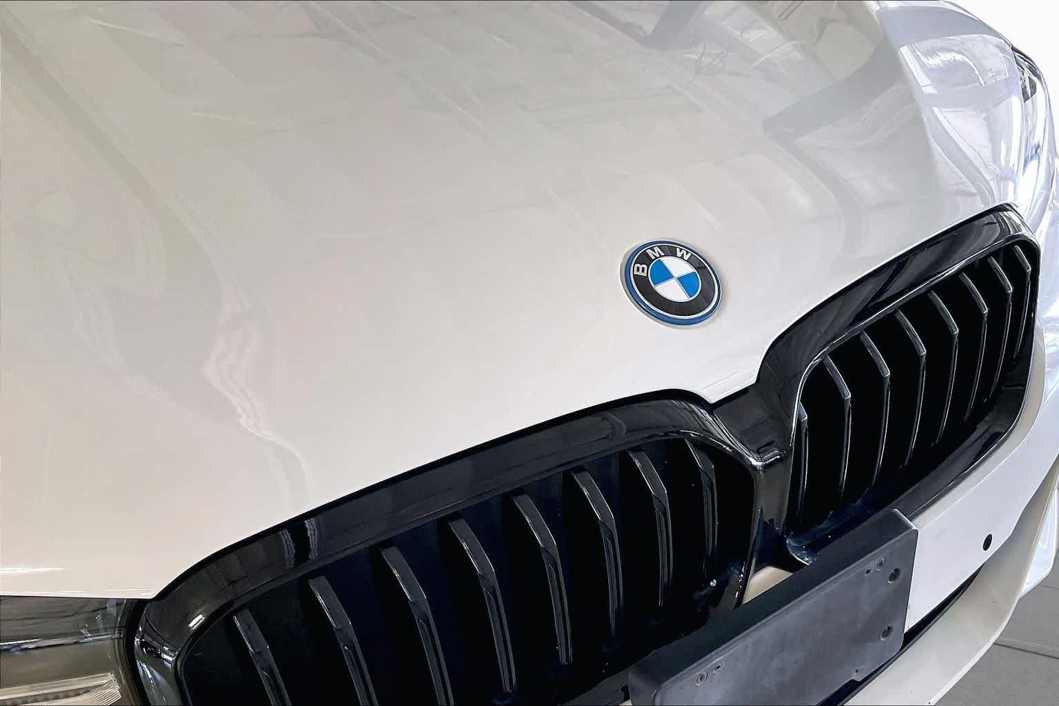 Used 2023 BMW 530e w/ M Sport Package RWD image 30