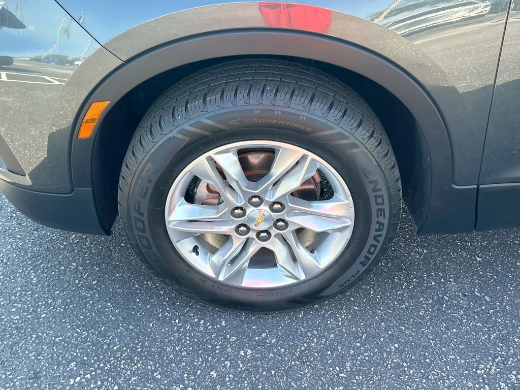 Used 2019 Chevrolet Blazer LT FWD image 28
