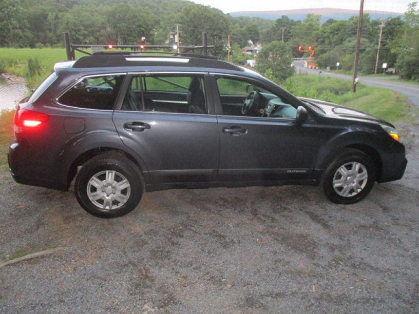 Used 2014 Subaru Outback 2.5i AWD/4WD image 4