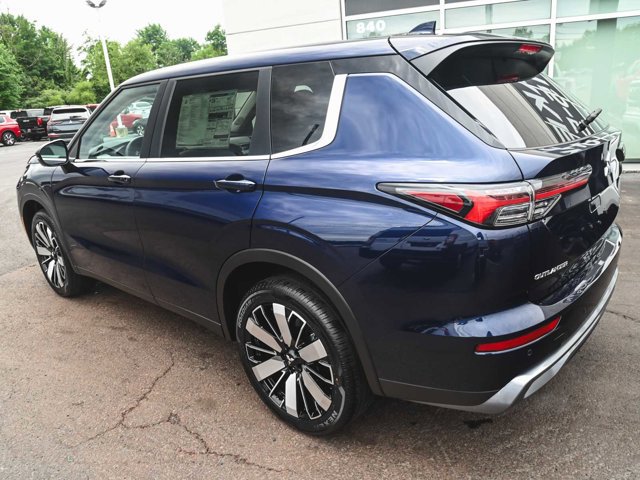 New 2025 Mitsubishi Outlander SE image 4