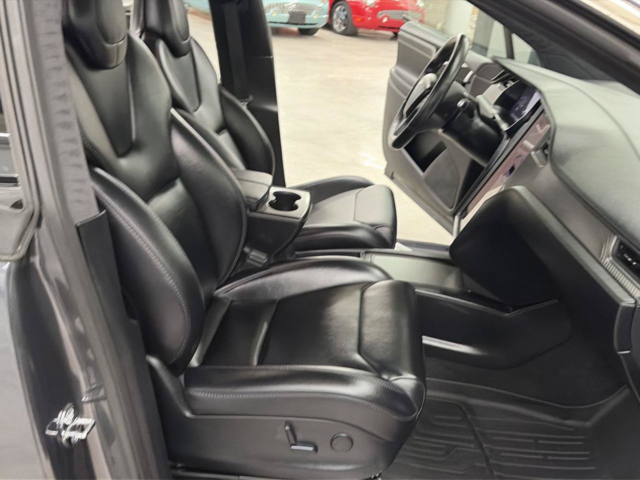 Used 2018 Tesla Model X 75D AWD/4WD image 29