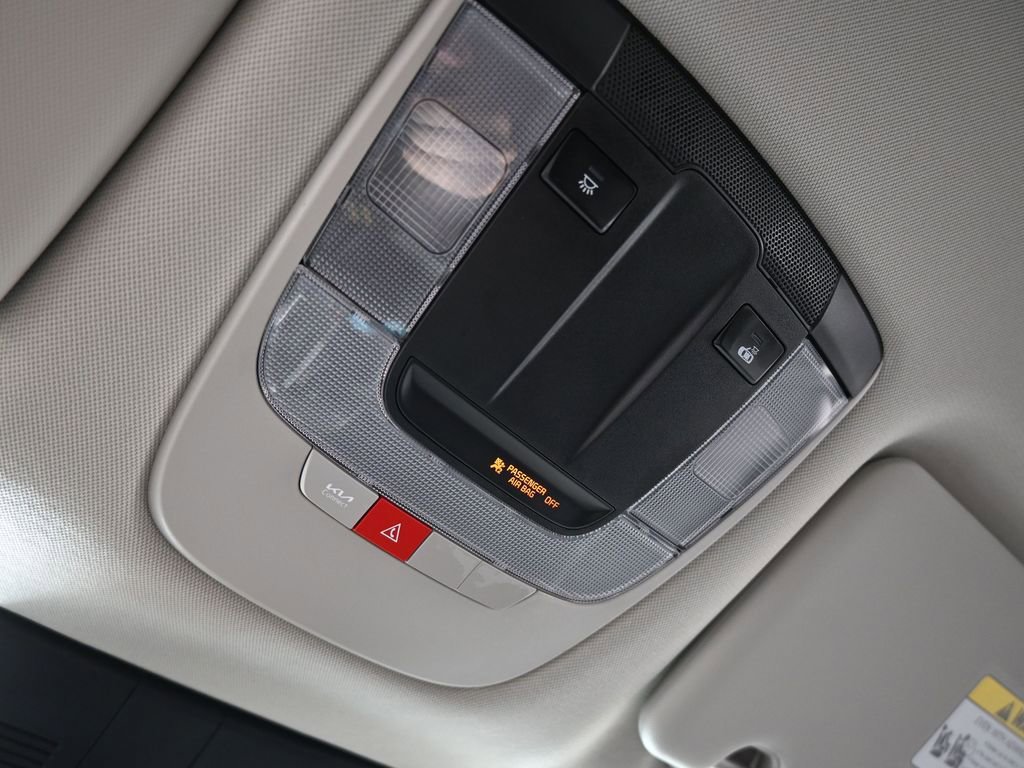 Used 2025 Kia Sportage EX image 20