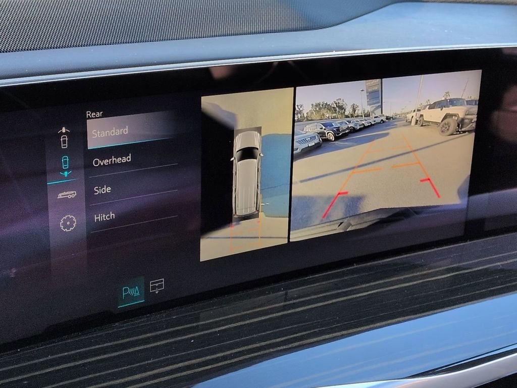 Certified 2025 Cadillac Escalade ESV Premium Luxury image 15