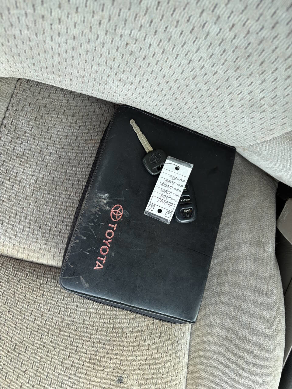 Used 2004 Toyota Camry LE image 12