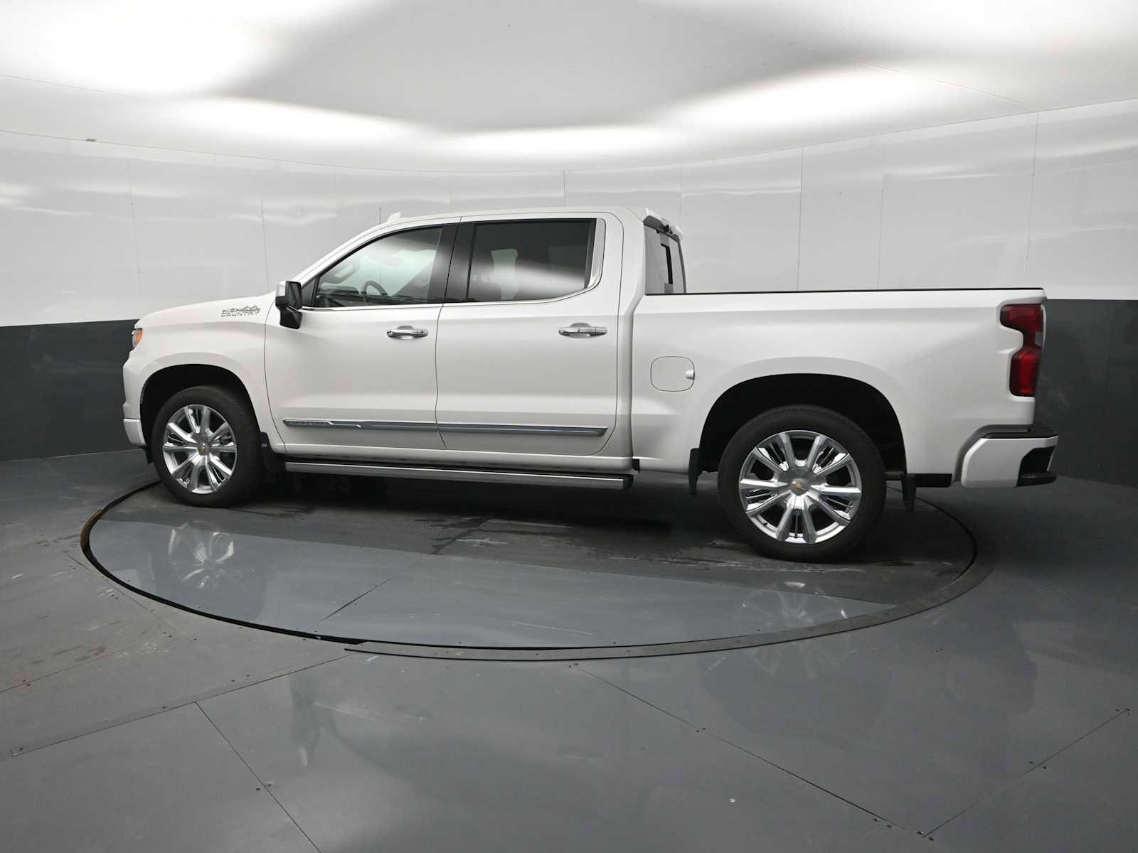 Used 2024 Chevrolet Silverado 1500 High Country image 6