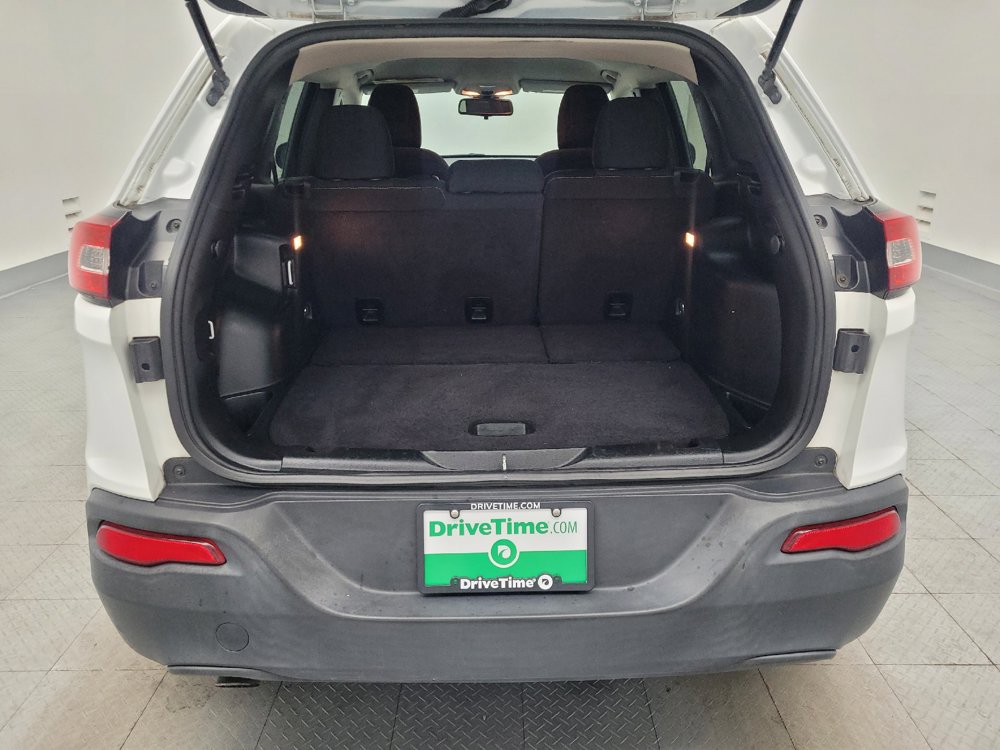 Used 2017 Jeep Cherokee Latitude FWD image 29