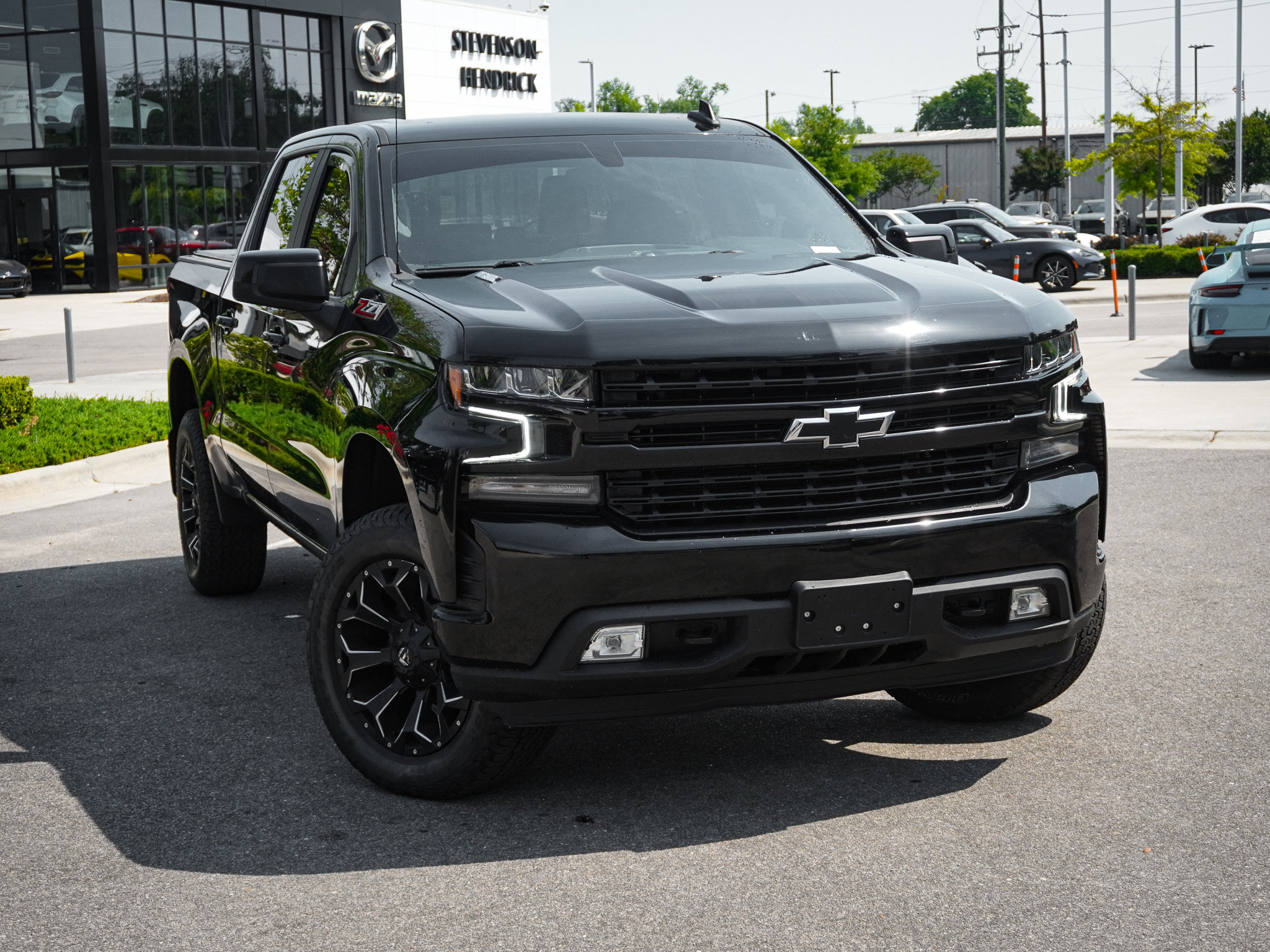 Used 2021 Chevrolet Silverado 1500 RST w/ Z71 Off-Road Package AWD/4WD image 2