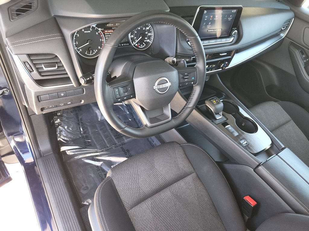Used 2025 Nissan Rogue SV FWD image 12