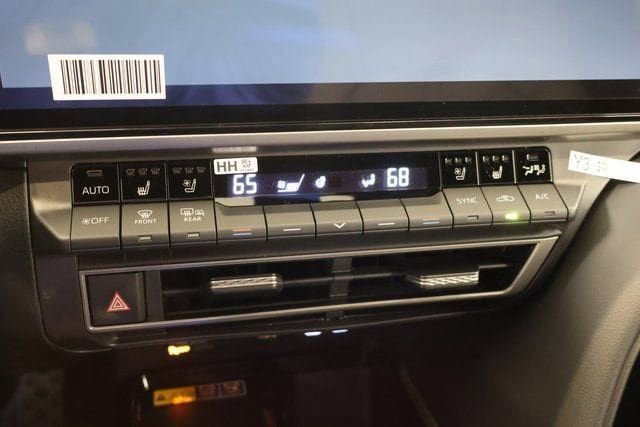 New 2026 Toyota Camry XSE AWD/4WD image 19