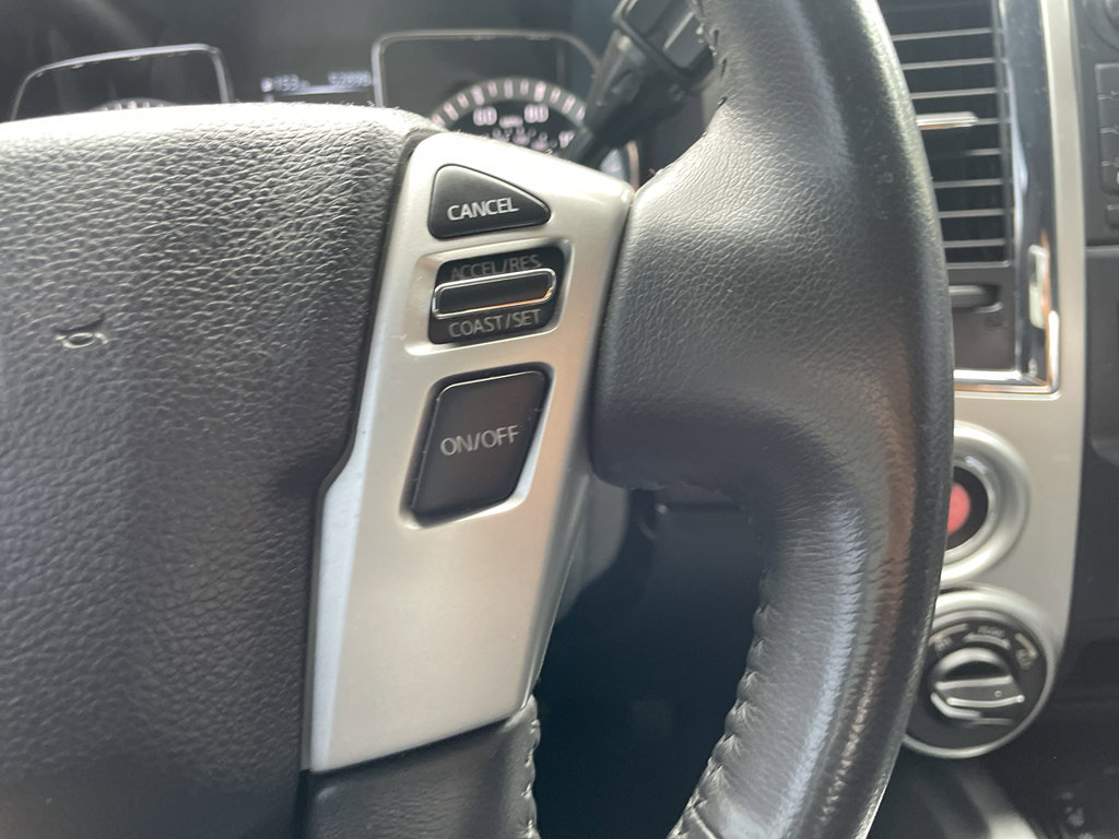 Used 2017 Nissan Titan SL image 31