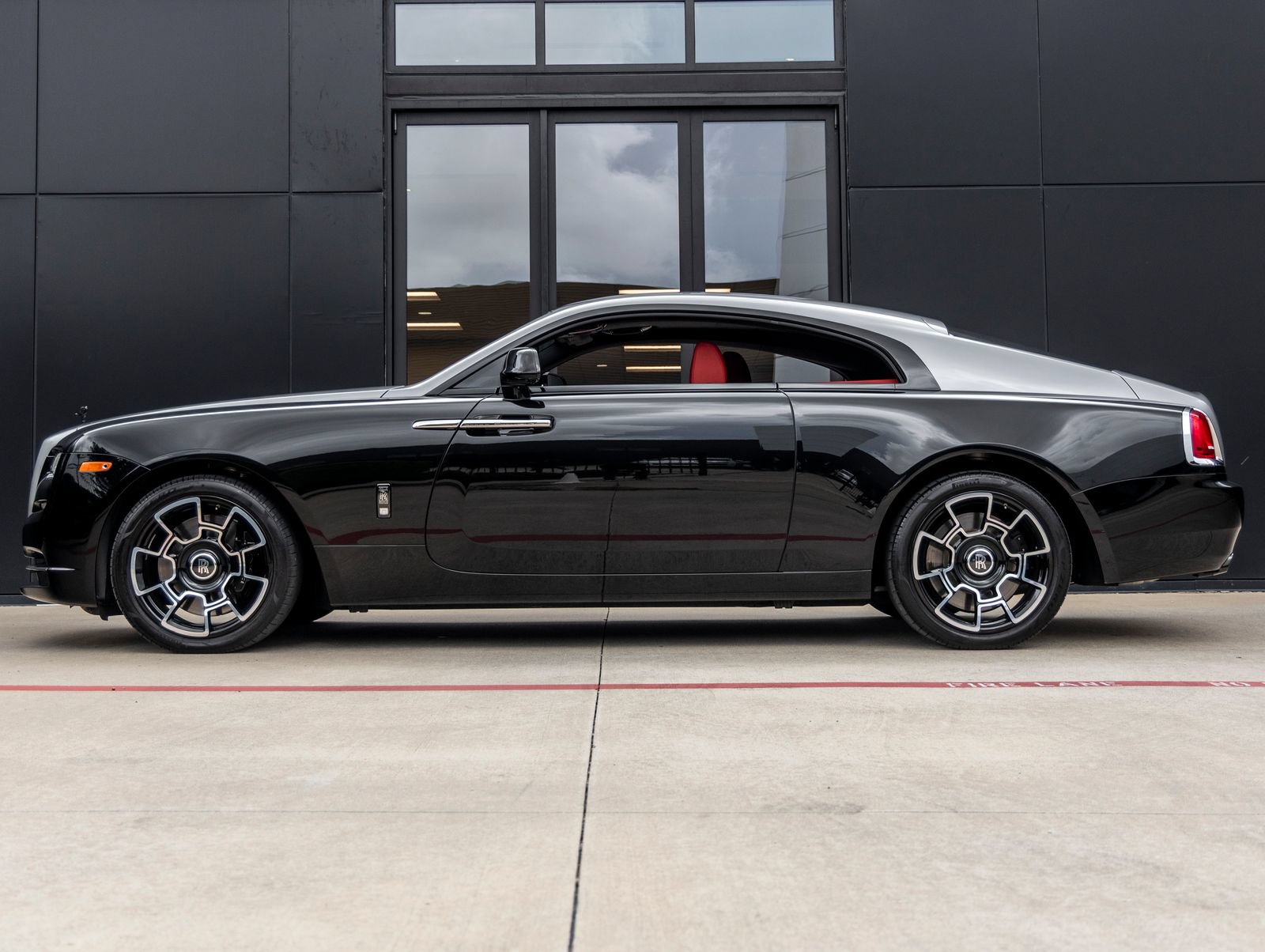 Used 2018 Rolls-Royce Wraith RWD image 2