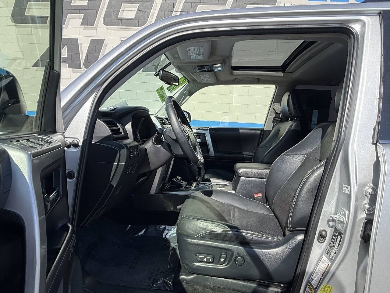 Used 2017 Toyota 4Runner Limited w/ Convenience Package AWD/4WD image 9