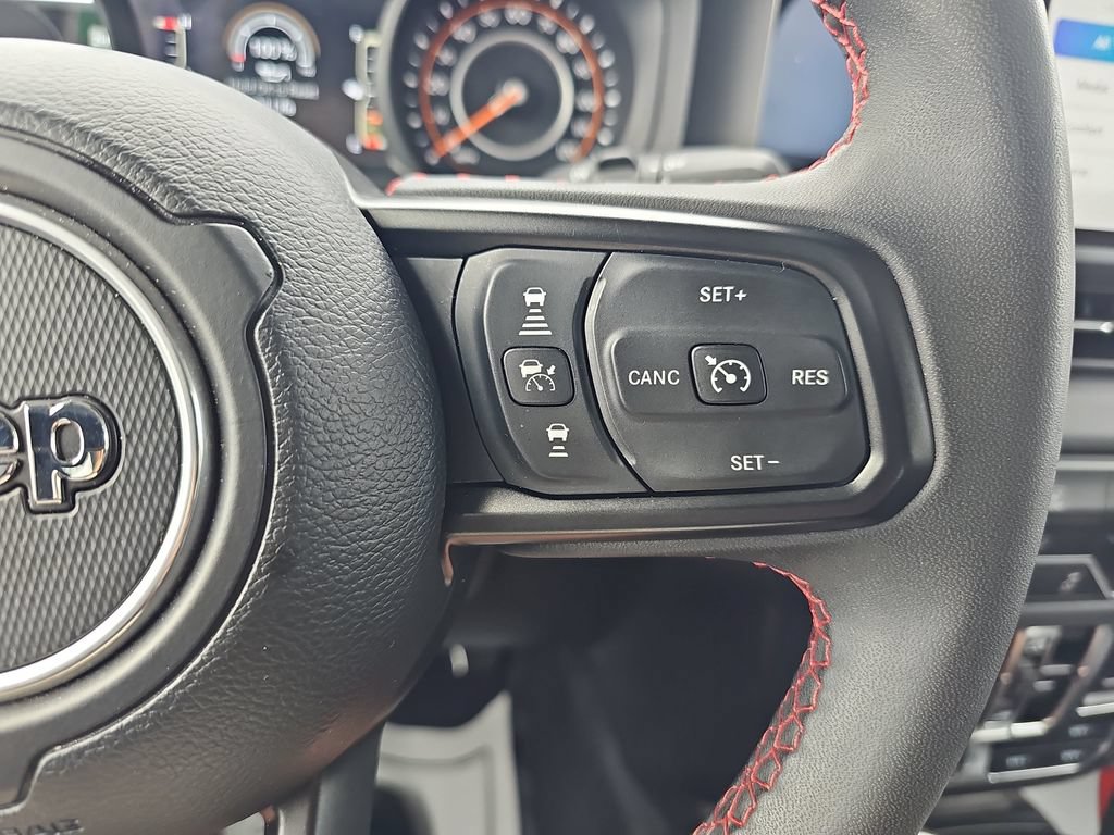 Used 2025 Jeep Wrangler Unlimited Rubicon AWD/4WD image 16