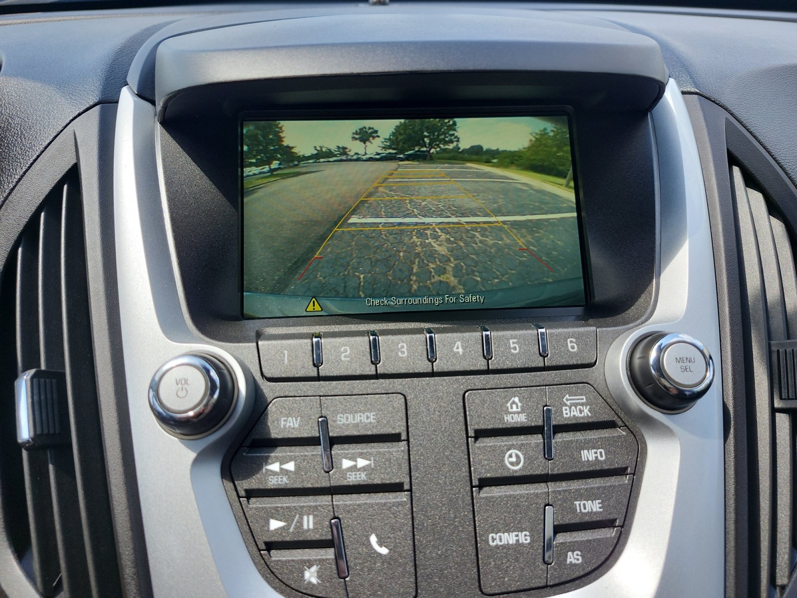 Used 2017 Chevrolet Equinox LT w/ Convenience Package FWD image 16