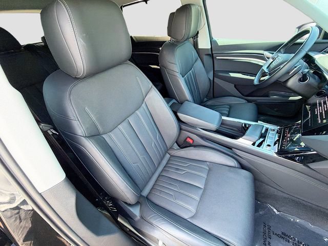 Used 2024 Audi Q8 e-tron Prestige w/ Prestige Package AWD/4WD image 14