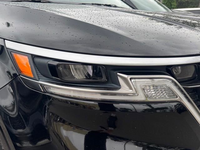 Used 2024 Kia Carnival LX FWD image 9