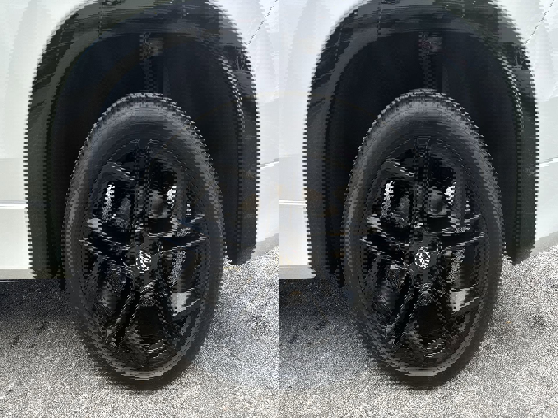 New 2026 Volkswagen Tiguan SE R-Line image 34