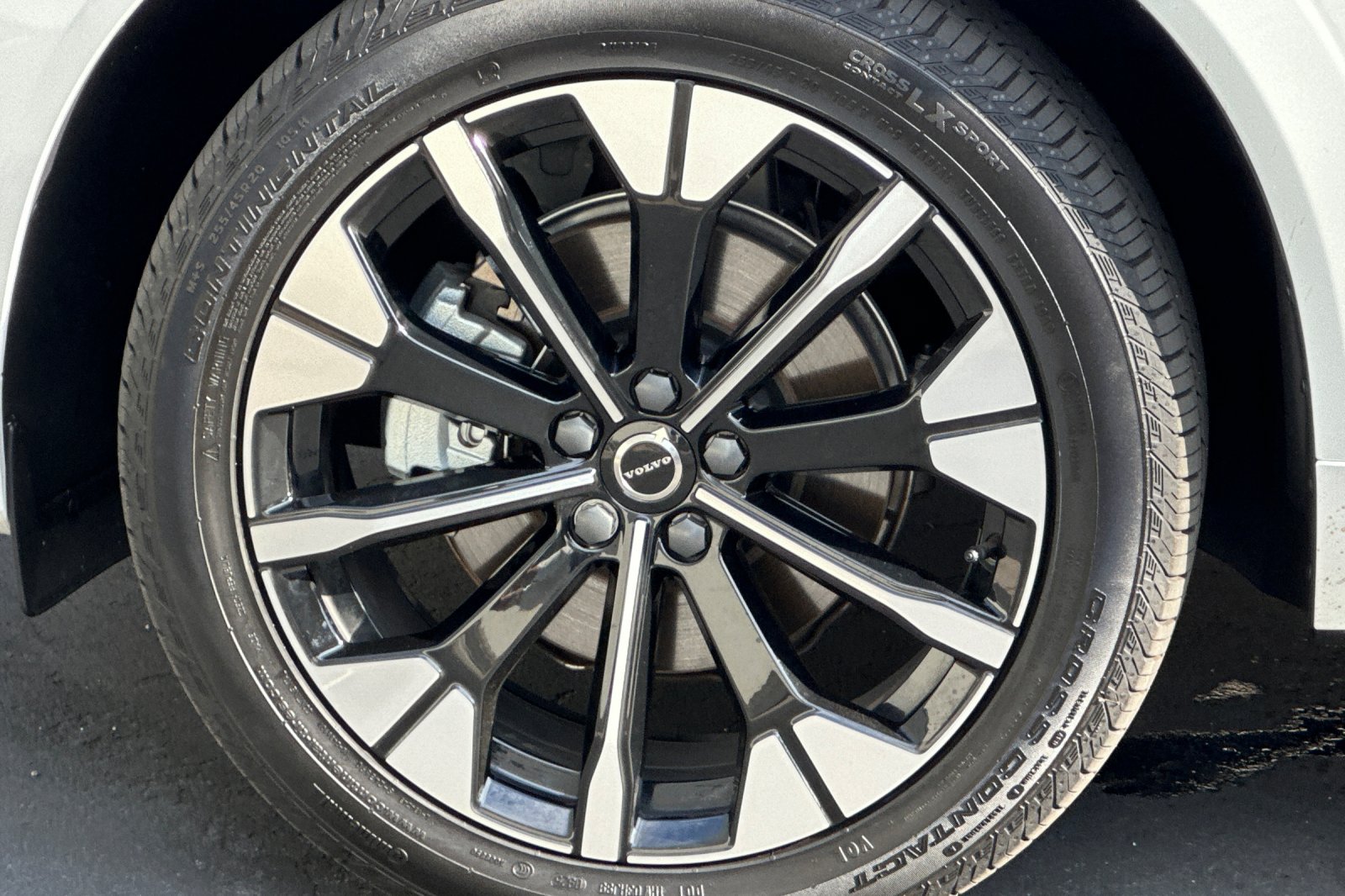 Certified 2026 Volvo XC60 B5 Plus w/ Protection Package Premier AWD/4WD image 35