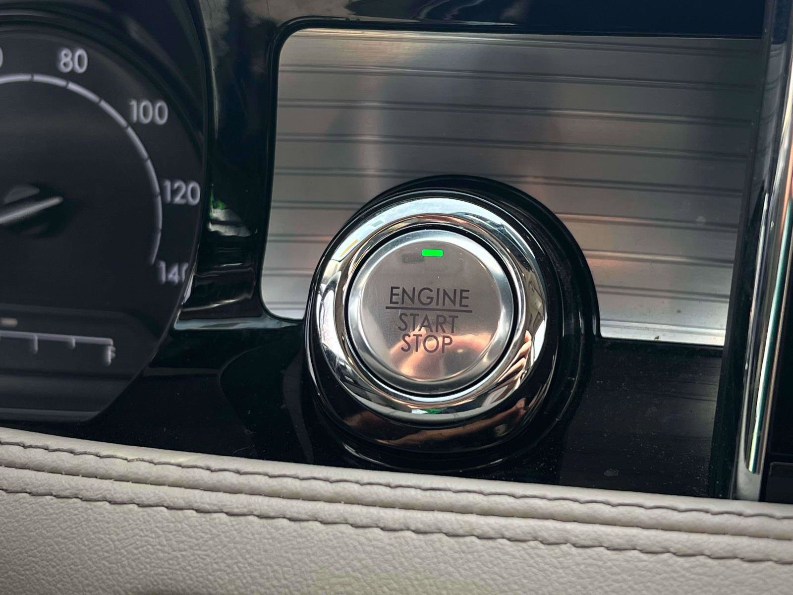 Used 2022 Lincoln Corsair AWD w/ Premium Package image 14