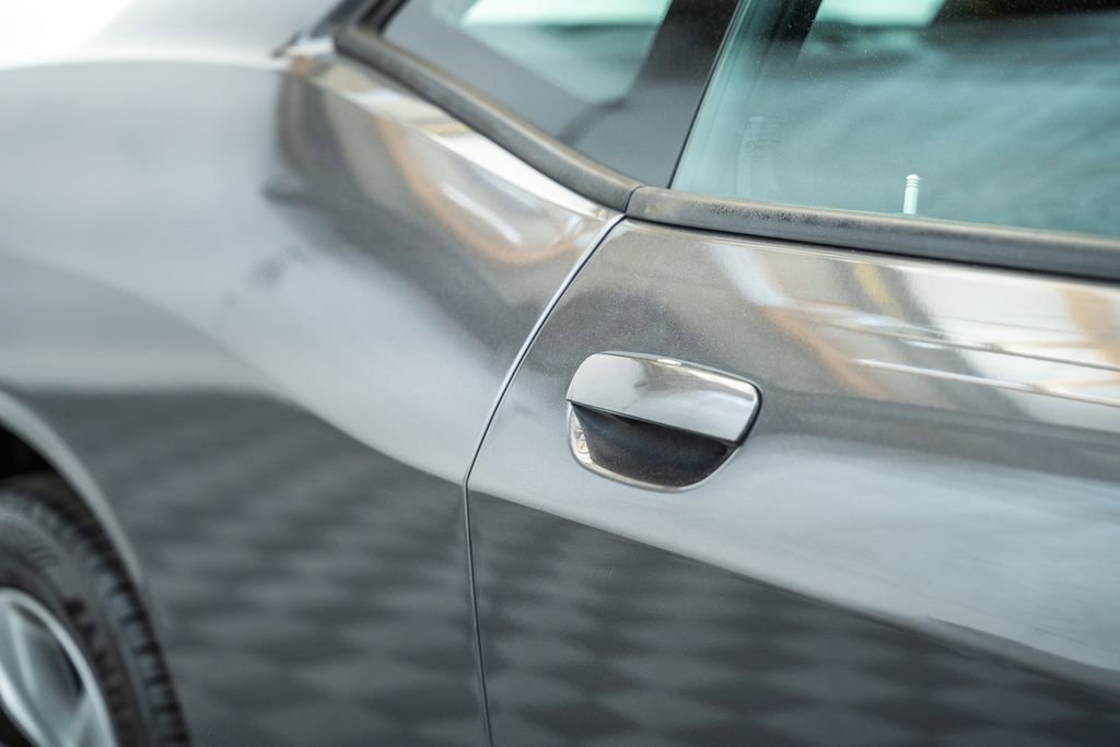 Used 2015 Dodge Challenger SXT RWD image 13