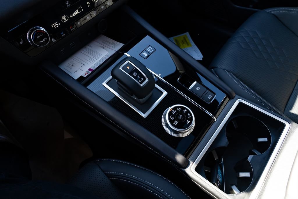 New 2025 Mitsubishi Outlander SEL Black Edition AWD/4WD image 17