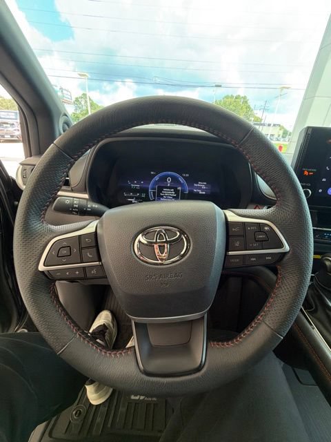 Used 2025 Toyota Sienna XSE w/ XSE Premium Package AWD/4WD image 20