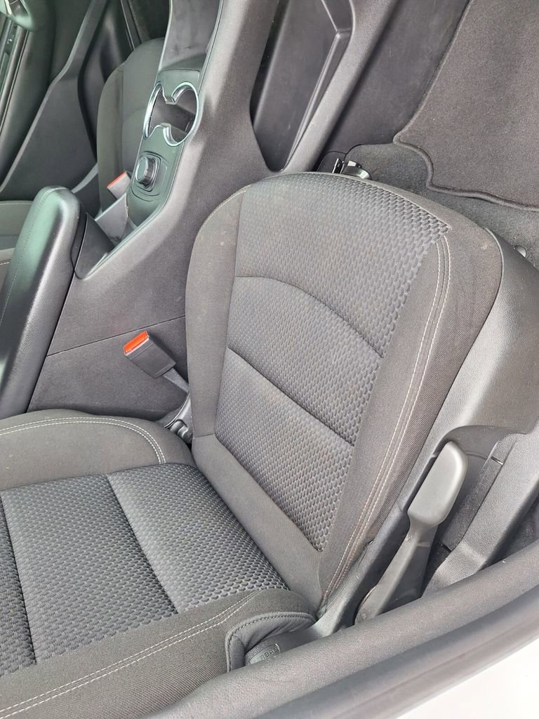Used 2024 GMC Terrain SLE FWD image 28