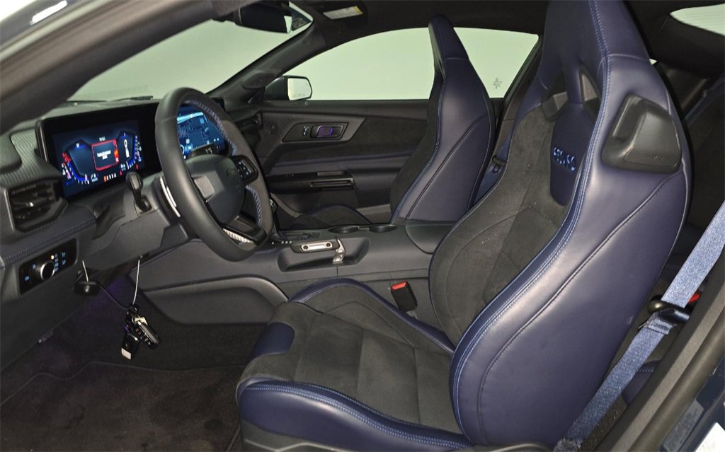 Used 2025 Ford Mustang Dark Horse image 8