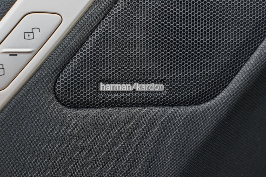 Used 2025 BMW iX xDrive50 w/ Premium Package image 11