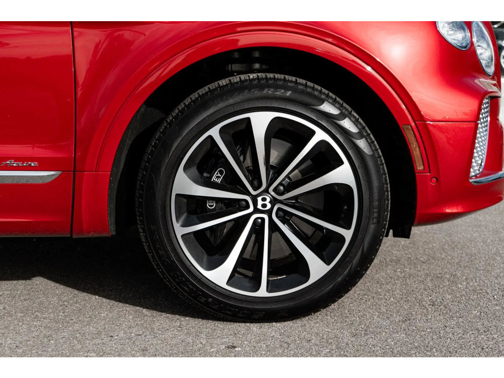 Used 2024 Bentley Bentayga Extended Wheelbase image 32