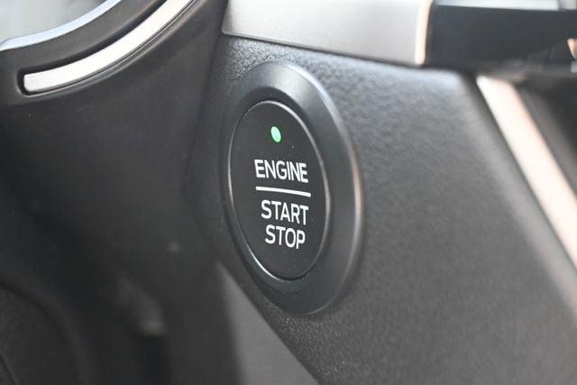 Used 2020 Ford Escape SEL AWD/4WD image 34
