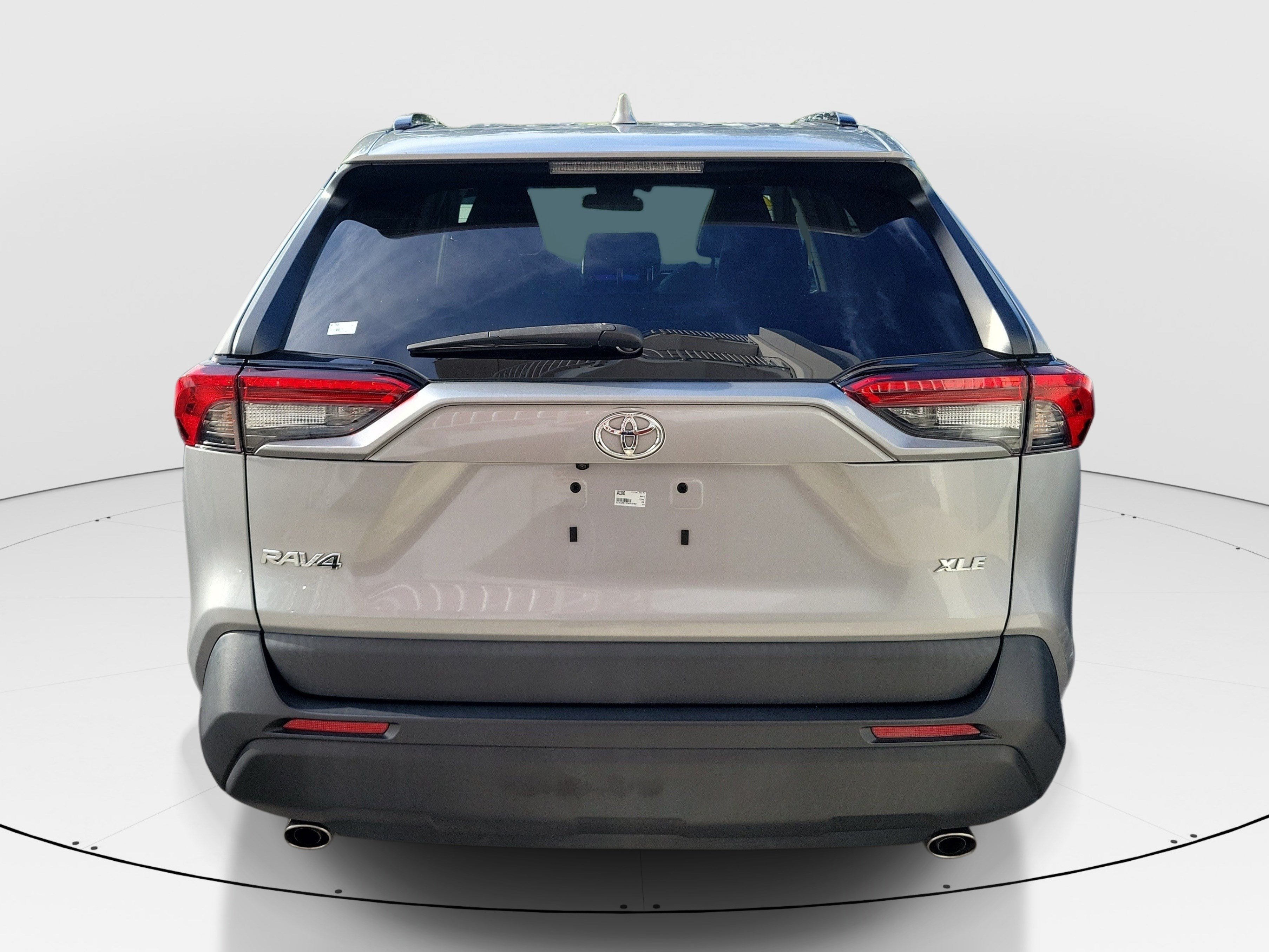 Used 2023 Toyota RAV4 XLE Premium FWD image 5