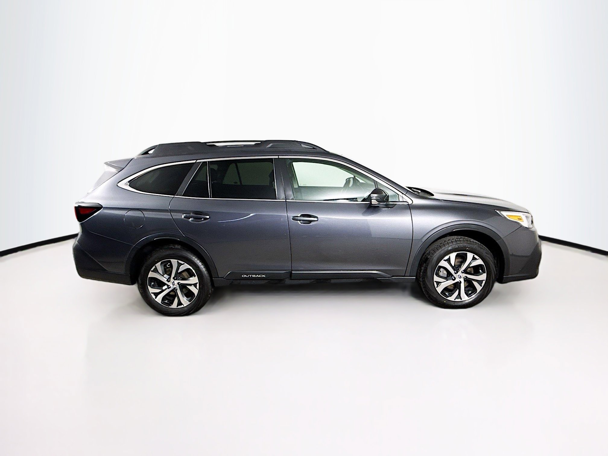 Used 2022 Subaru Outback Limited XT image 2
