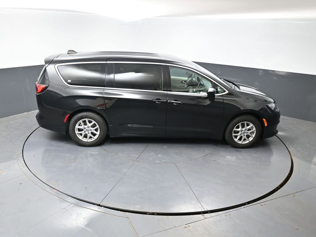 Used 2023 Chrysler Voyager LX FWD image 41