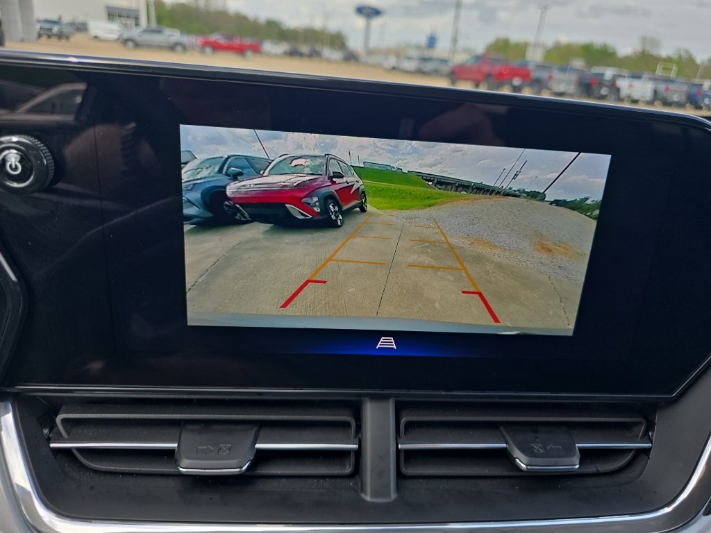 Used 2025 Chevrolet Trax LT image 24