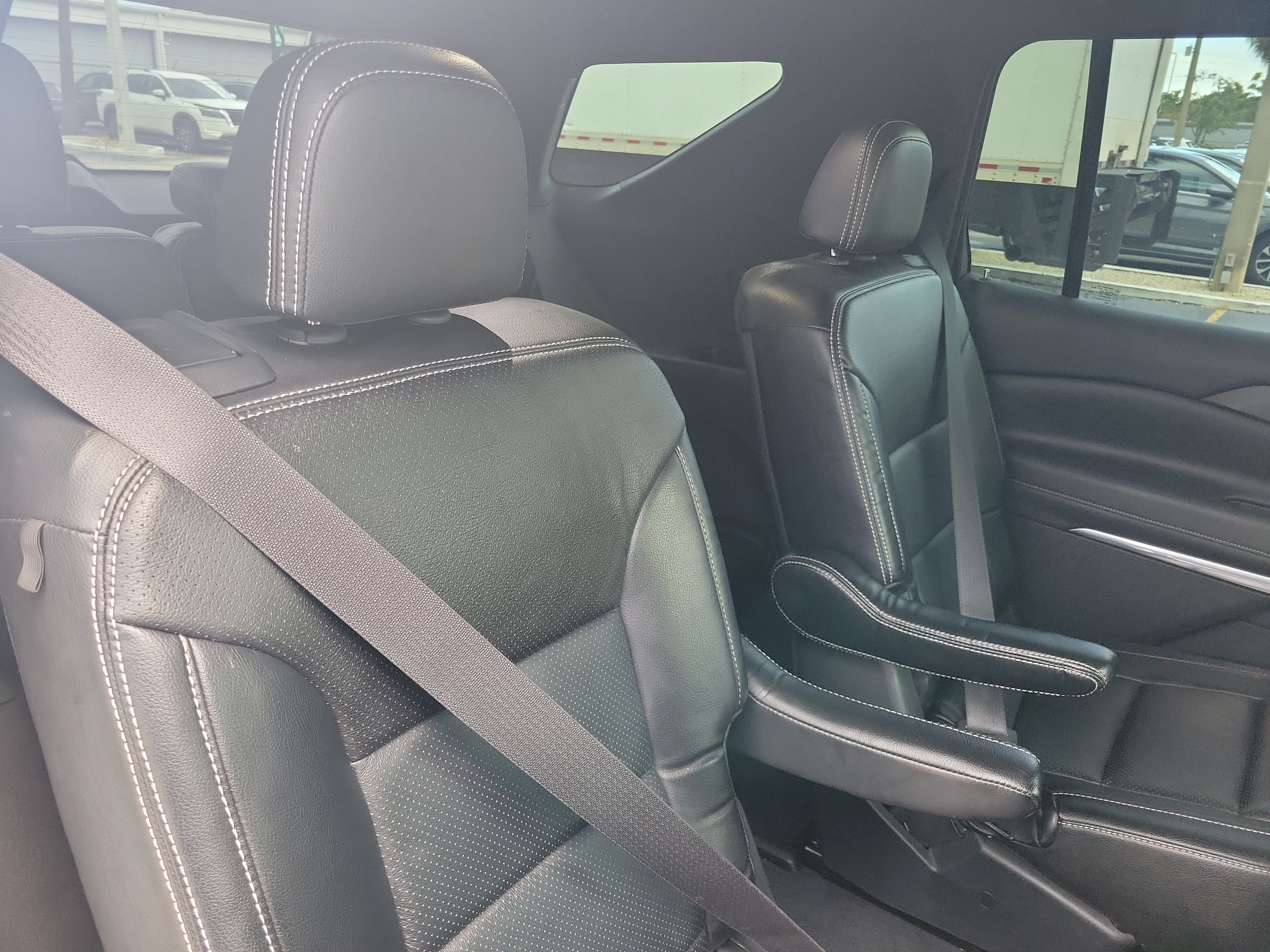 Used 2024 Chevrolet Traverse LT FWD image 6