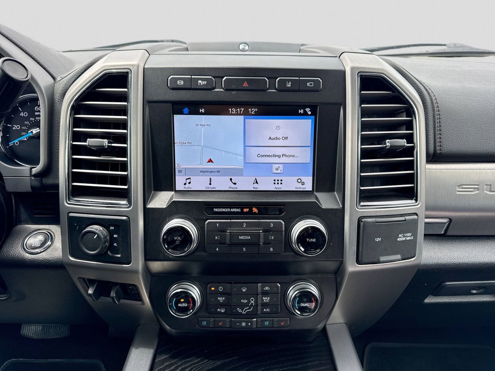 Certified 2019 Ford F450 Platinum w/ Platinum Ultimate Package AWD/4WD image 33