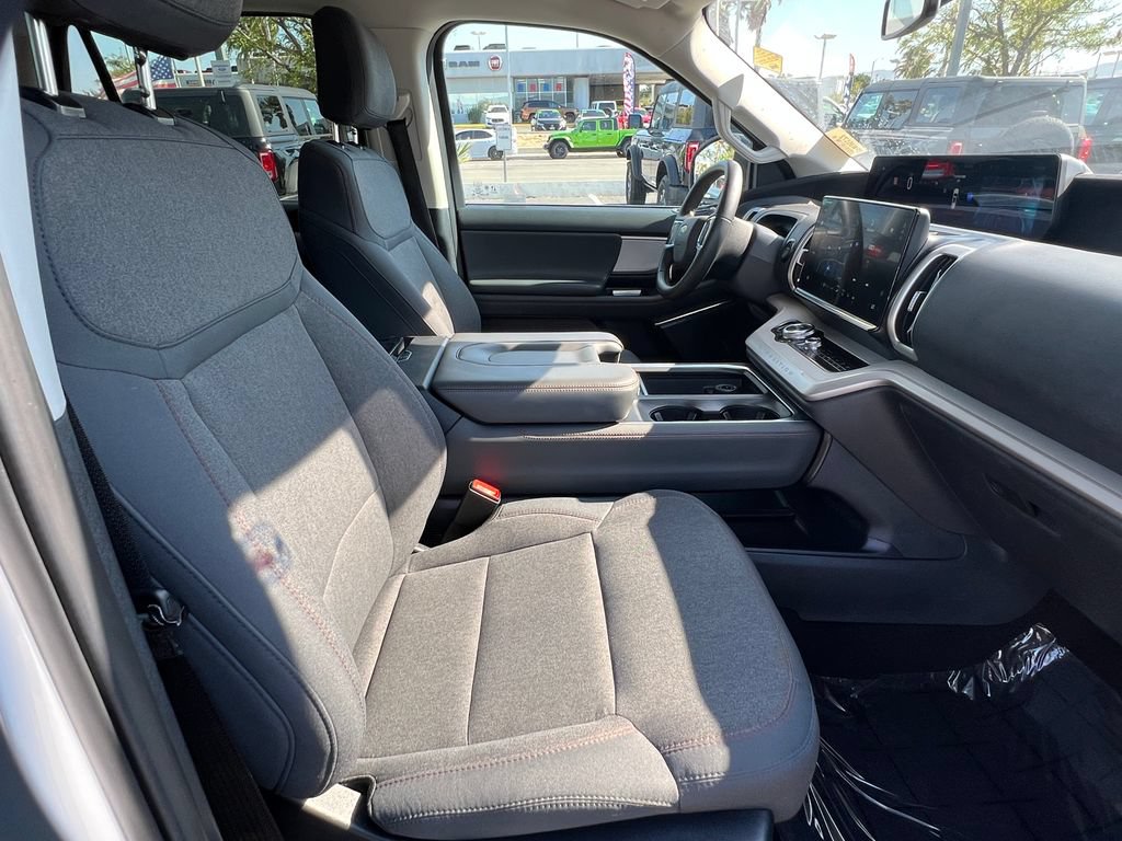 Used 2025 Ford Expedition Max Active RWD image 16