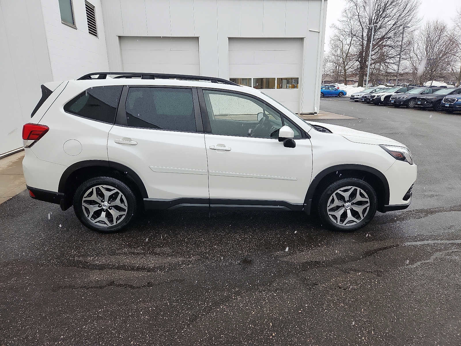 Used 2023 Subaru Forester Premium image 7