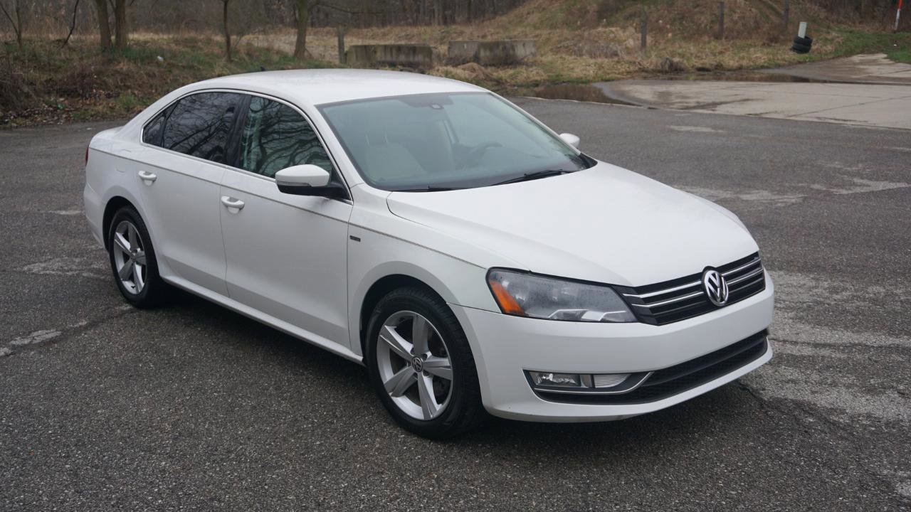 Used 2015 Volkswagen Passat 1.8T Limited Edition FWD image 1
