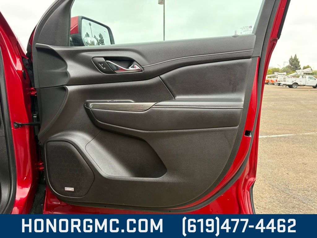 Used 2023 GMC Acadia SLT image 25