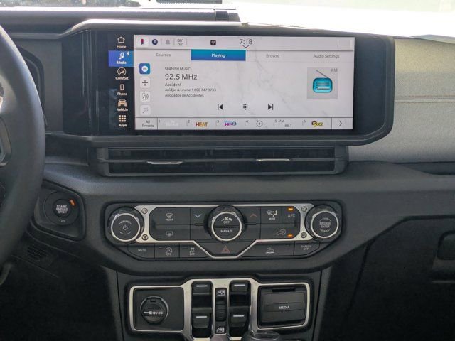 New 2025 Jeep Gladiator Sport image 16