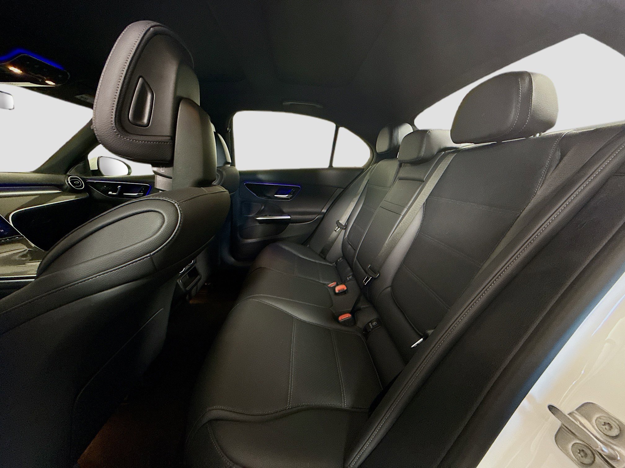 Used 2025 Mercedes-Benz C 300 4MATIC Sedan image 25