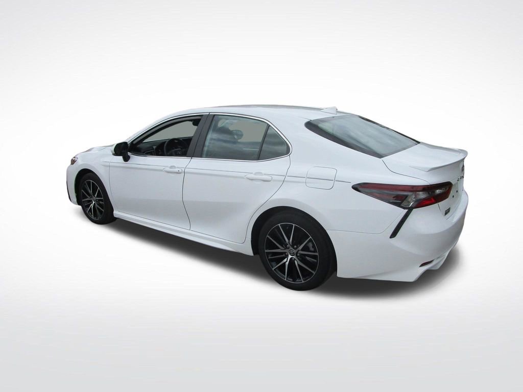 Used 2023 Toyota Camry SE w/ Convenience Package image 3