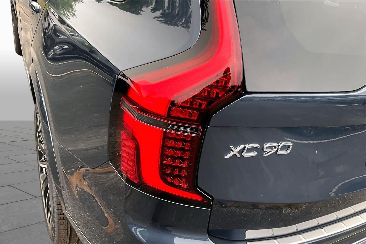 New 2026 Volvo XC90 T8 Plus w/ Protection Package Premier AWD/4WD image 5