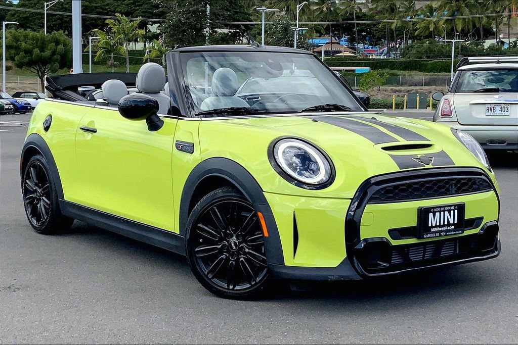 Used 2022 MINI Cooper S image 1