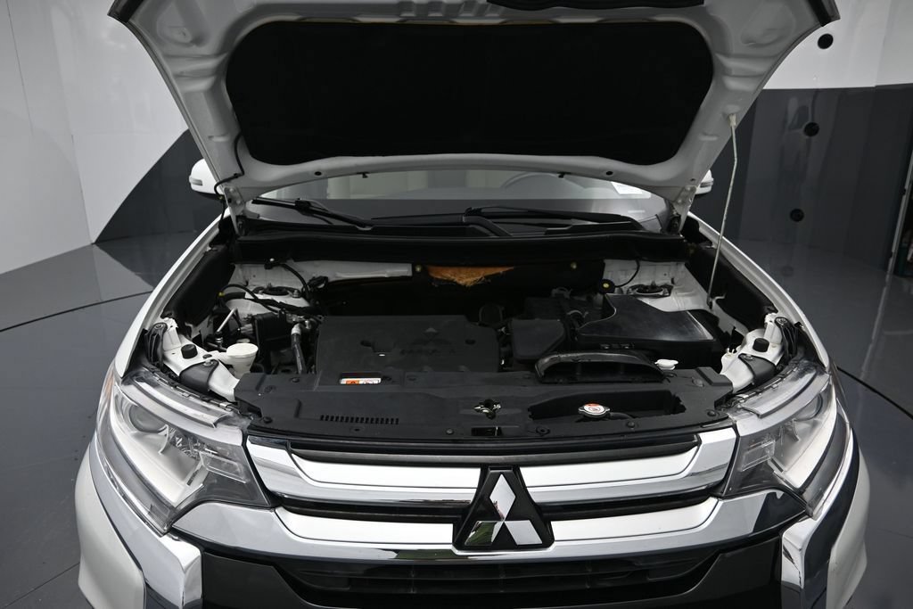 Used 2018 Mitsubishi Outlander SE FWD image 27