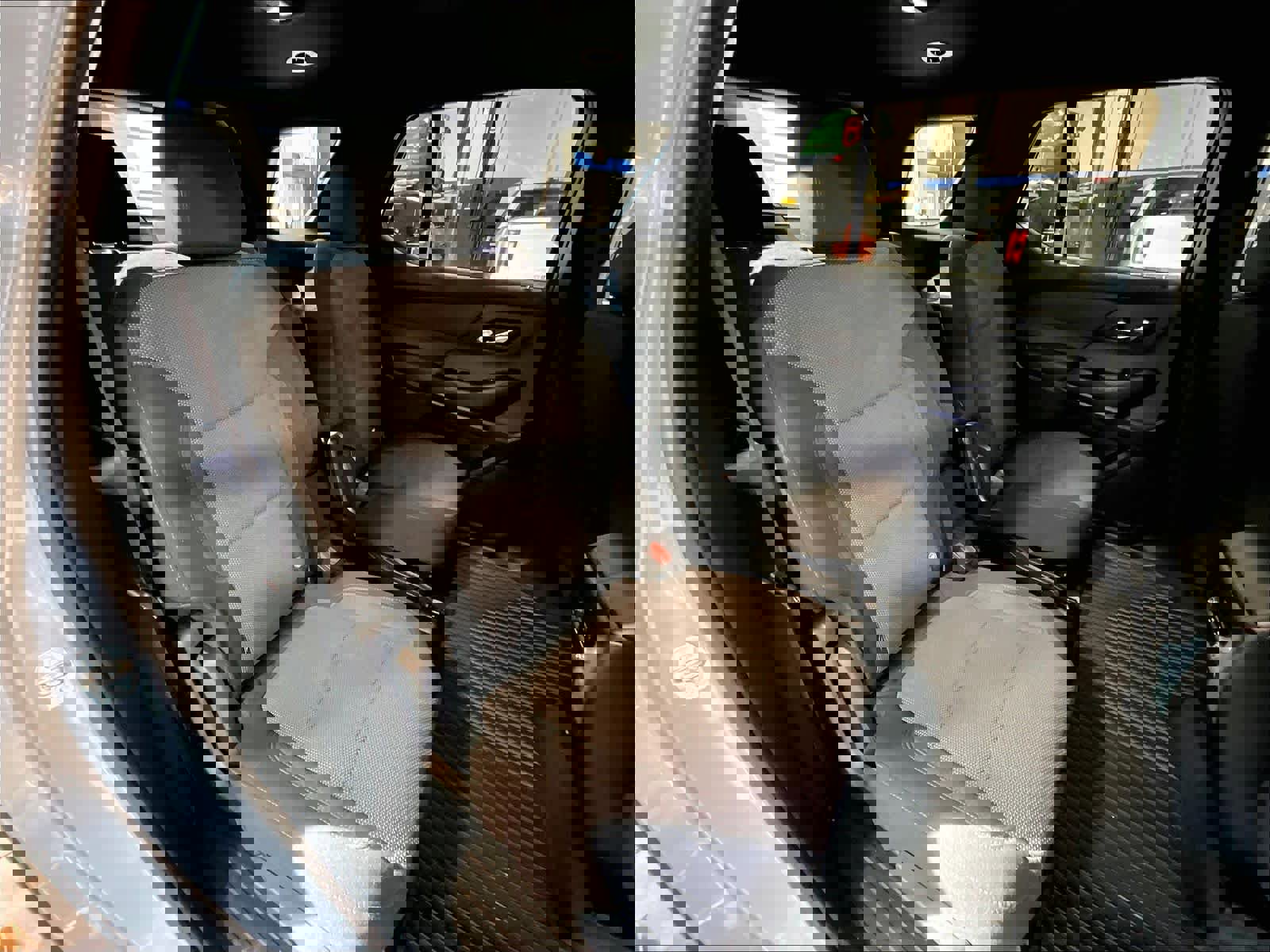 Used 2023 Chevrolet Traverse LT image 16