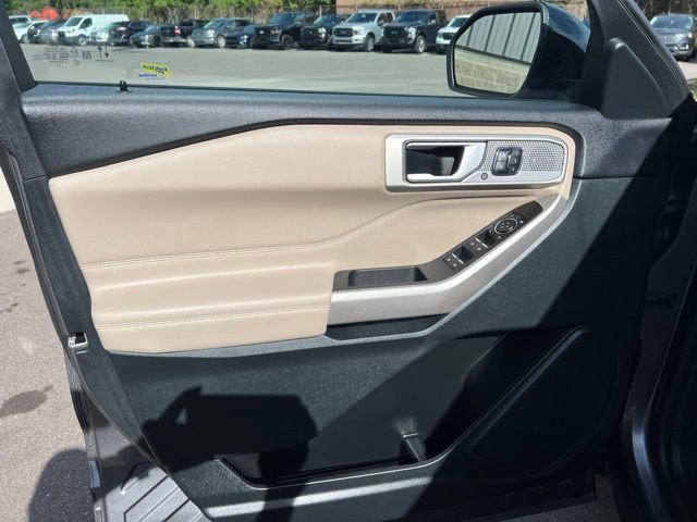 Used 2023 Ford Explorer Limited w/ Equipment Group 301A AWD/4WD image 23